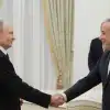 Встреча Путина и Аракчи, обстрелы и налёты. (© POOL / Президент Владимир Путин встретился с главой МИД Ирана и послом Ирана) © POOL / Президент В…