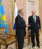 Когда черноголовый китаец придёт, то рыжий русский покажется братом
